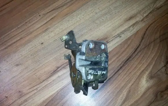 Mazda 626 Rear door lock
