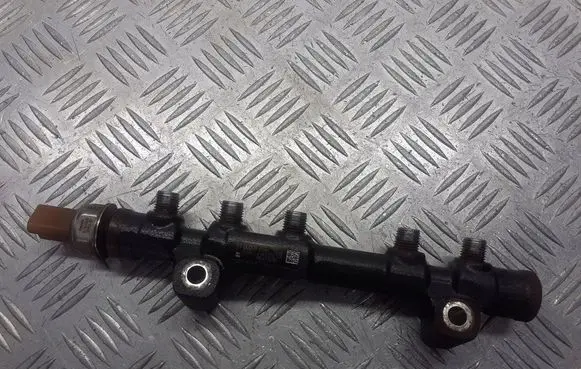 Peugeot 308 Fuel main line pipe