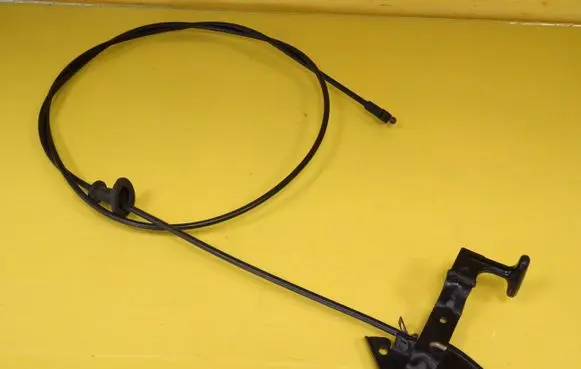 Audi A4 S4 B5 8D Engine bonnet/hood lock release cable 