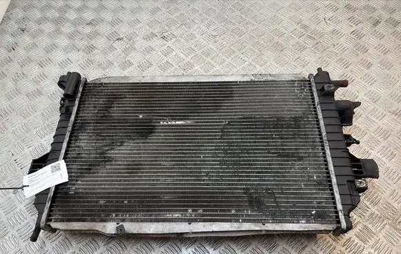 Opel Zafira B Coolant radiator 