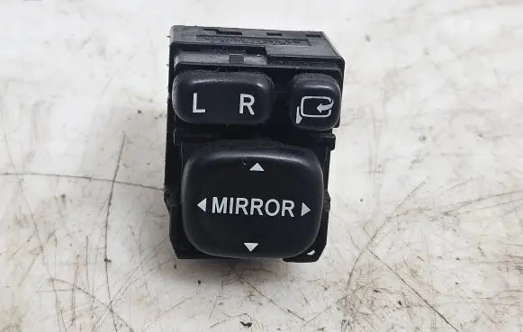 Toyota Avensis T250 Wing mirror switch 183575