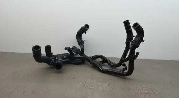 Audi A4 S4 B9 Engine coolant pipe/hose 04L121157AQ 04L122157BS