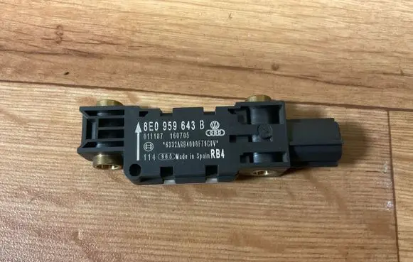 Audi A4 S4 B7 8E 8H Airbag deployment crash/impact sensor 8E0959643B