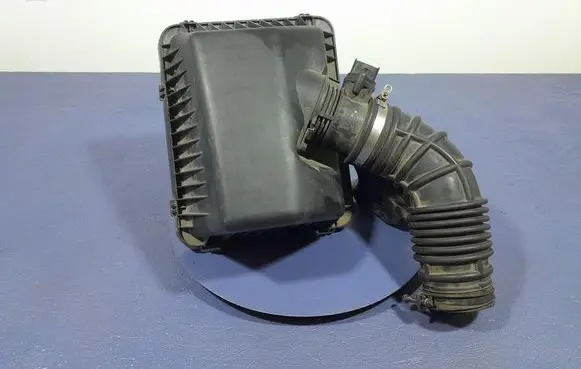KIA Sorento Air filter box 281103E000