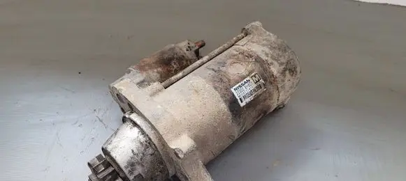 Nissan X-Trail T30 Starter motor 233008H801