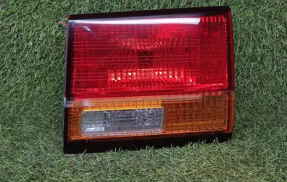 Nissan Elgrand Tailgate rear/tail lights