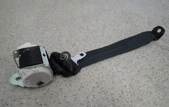 Suzuki Swift Cultus Rear seatbelt 
