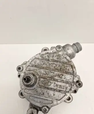 Volvo XC70 Vacuum pump 30731825