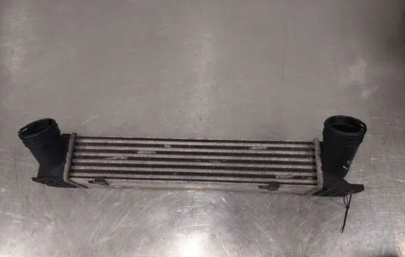BMW 3 E90 E91 Intercooler radiator 3213329