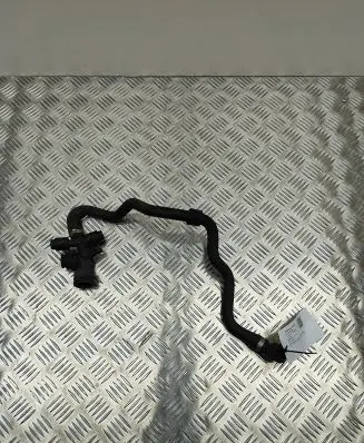 BMW 4 F32 F33 Engine coolant pipe/hose 8597638