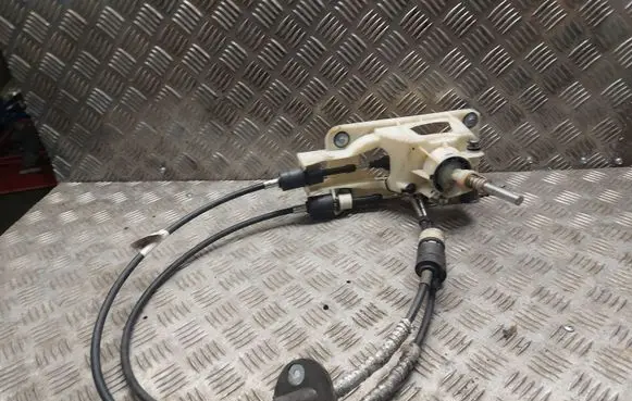 Volvo V40 Gear shift cable linkage 31367496