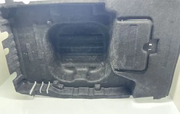 Mercedes-Benz C W205 Trunk sound insulation 