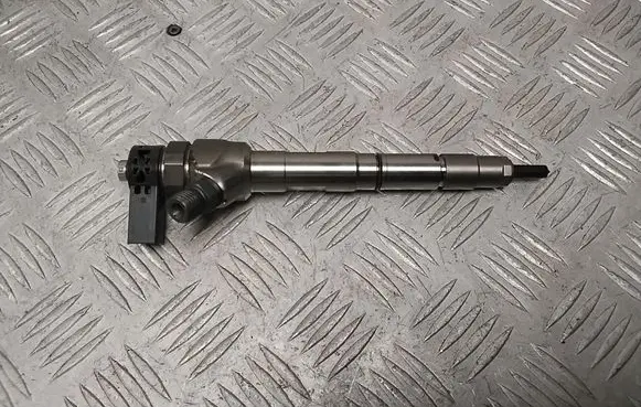 Skoda Octavia Mk4 Fuel injector 04L130277AE