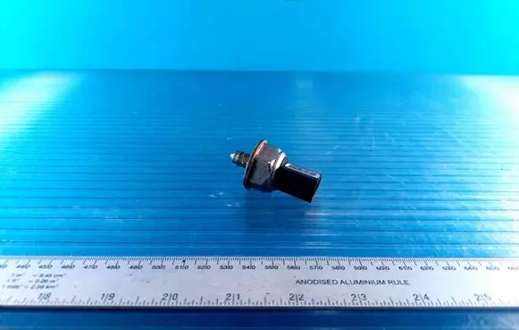 Fuel pressure sensor