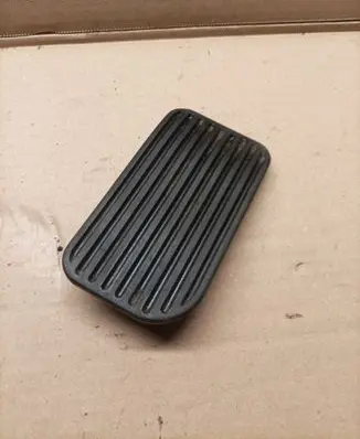Volvo S70 V70 V70 XC Foot rest pad/dead pedal 91325502