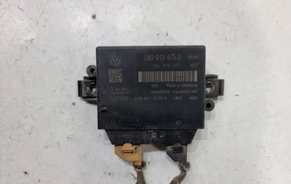 Volkswagen Touran II Parking PDC control unit/module 5N0919475D