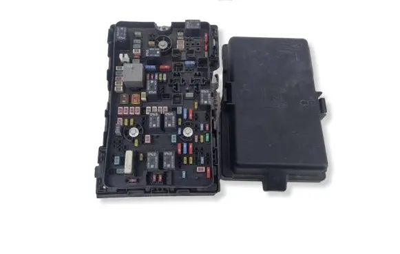 Chrysler Pacifica Fuse box set 63565387