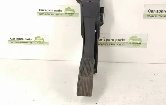 Mercedes-Benz ML W164 Accelerator throttle pedal 1643000004 A1643000004