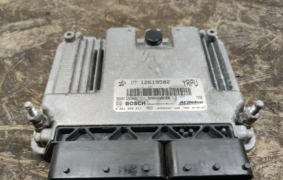 Cadillac SRX Engine control unit/module 12619582 YRPU 0261208211