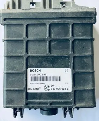 Volkswagen Golf III Engine control unit/module 037906024B