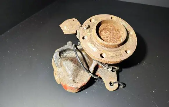 Mercedes-Benz Sprinter W906 Front wheel hub A90633302420 A906330340