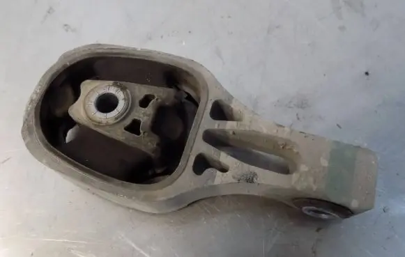 Peugeot 2008 II Engine mount bracket 9824116780 A005X50