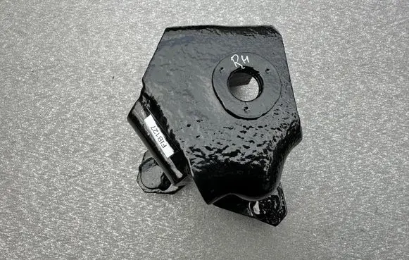 Nissan Patrol Y61 Front shock absorber mounting bracket 56115VB000