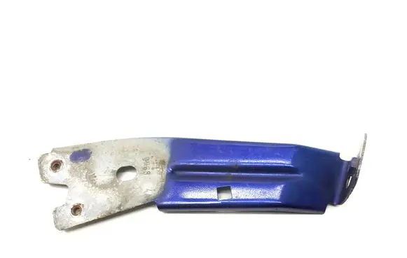 Maserati Ghibli Fender mounting bracket D7684A