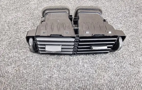 Rear air vent grill