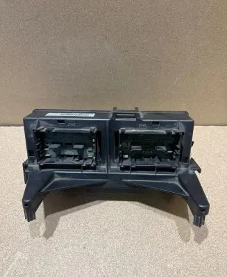 Jeep Grand Cherokee (WK) Fuse module 04692073AB C00007028