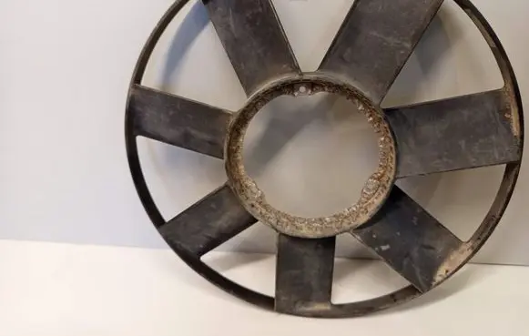 BMW 5 E34 Fan impeller 2243303