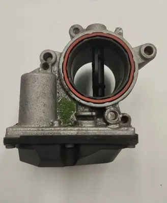 Volkswagen PASSAT B7 Throttle valve 03L128063K A2C53369978