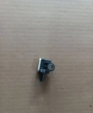 Mercedes-Benz CLA C117 X117 W117 Airbag deployment crash/impact sensor A1668210151