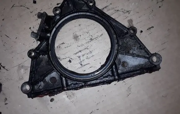 BMW 7 E65 E66 Other engine bay part 003982