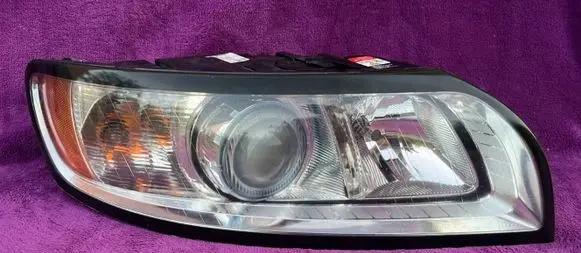 Volvo V50 Headlight/headlamp 31265750