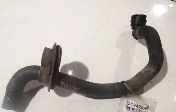 Volkswagen PASSAT B5 Engine coolant pipe/hose 8D0819373