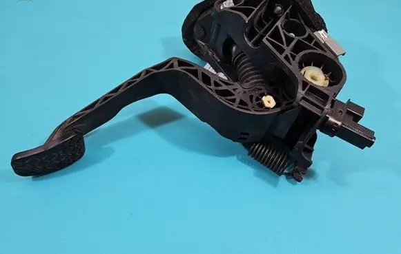 Ford Transit Courier Pedal assembly EY167B633AA IMPRK1433660