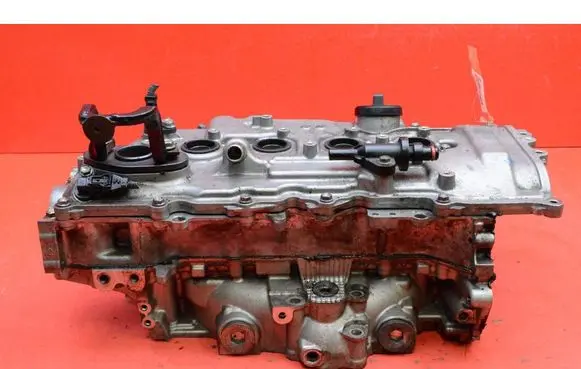 Toyota Corolla E10 Engine head 