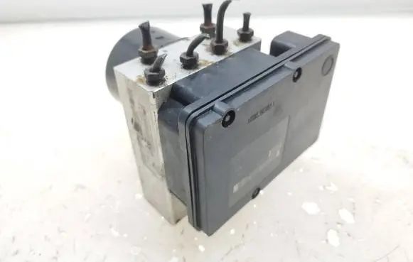 Mercedes-Benz GL X164 ABS Pump A2515450832 3DC7D17G60 00402290C1