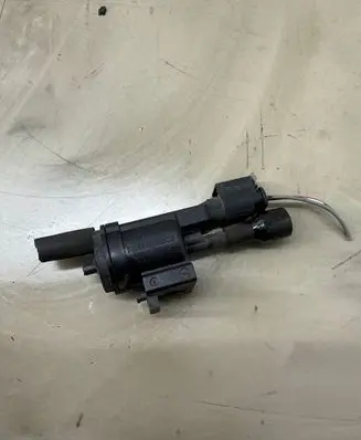 Mercedes-Benz E C207 W207 Turbo solenoid valve 0025407097 48B43625C02