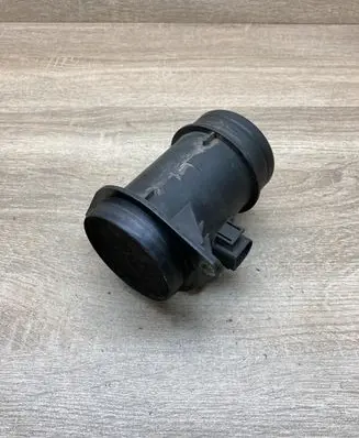Volkswagen Golf IV Mass air flow meter 074906461 71822101
