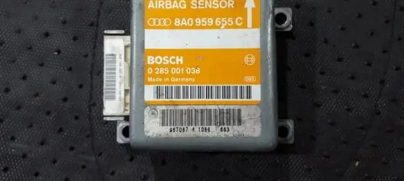 Audi A4 S4 B5 8D Airbag control unit/module 8a0959655c 0285001038