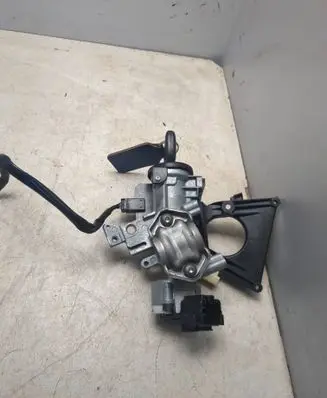 Suzuki Jimny Ignition lock X1T12481M 97RI010015