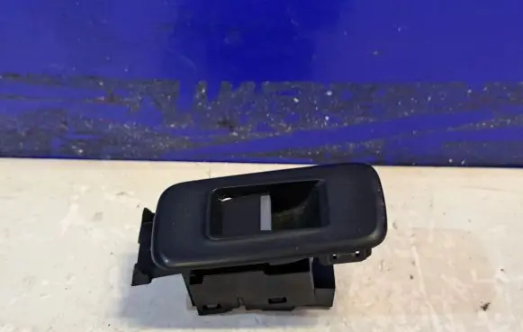 Jaguar XE Electric window control switch GX7314717AC