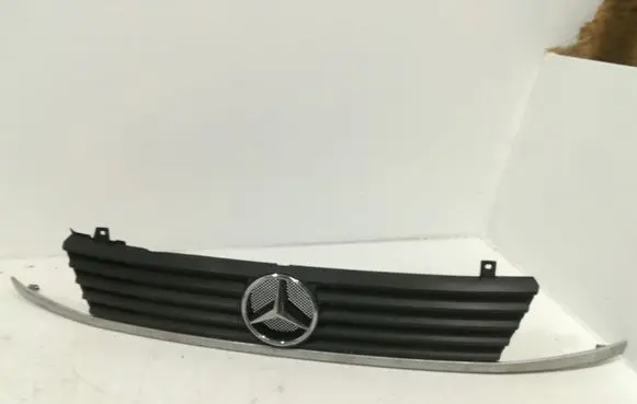 Mercedes-Benz A W169 Front bumper upper radiator grill A638880415