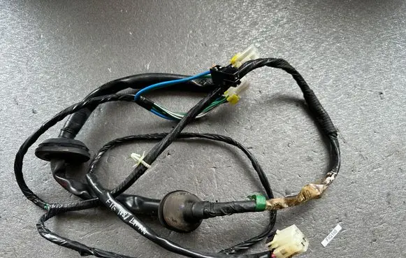Nissan Patrol Y60 Rear door wiring loom 2412605J00