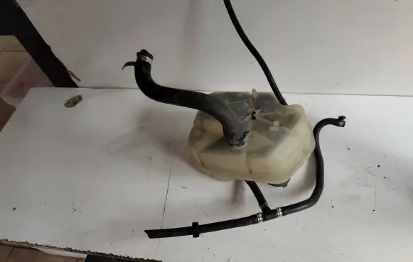 Maserati Quattroporte Coolant expansion tank/reservoir