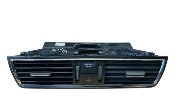 Seat Toledo IV (NH) Dash center air vent grill 5JA820951B 0858100001
