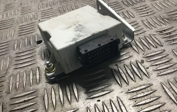 Toyota Corolla Verso AR10 Window wiper interval relay 