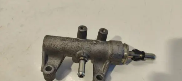 Opel Vectra C Fuel pressure regulator 55203803